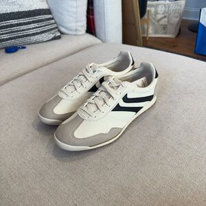 No Boundaries Retro Racer Sporty Sneakers, Cream, Sz 10 US, NWT